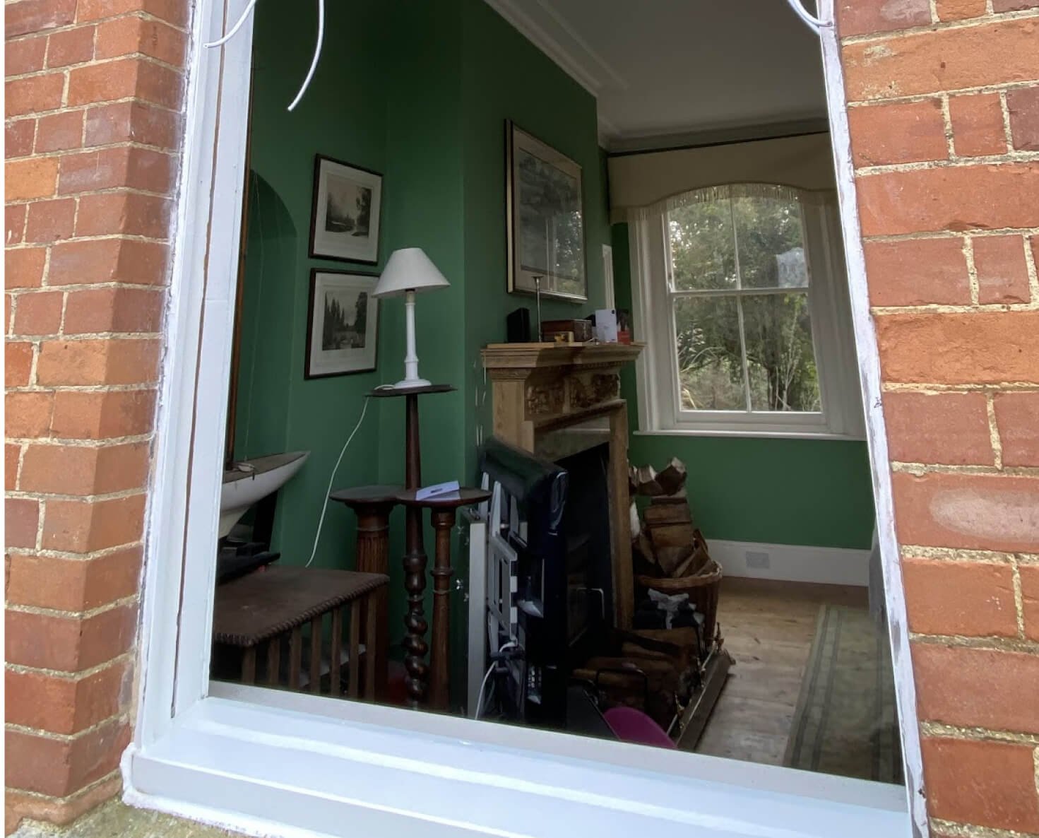 How to remove bottom window sash
