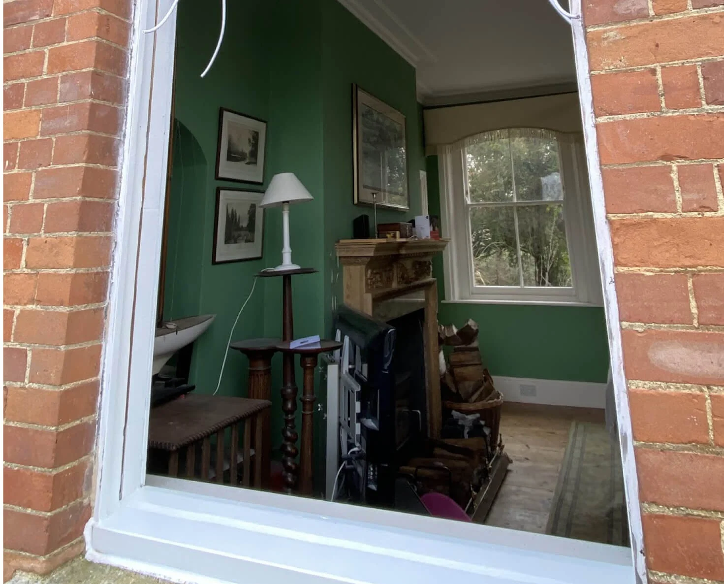 How to remove bottom window sash