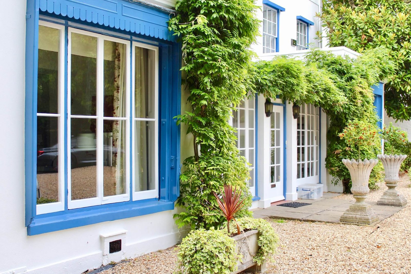Professional sash window painting in Egham